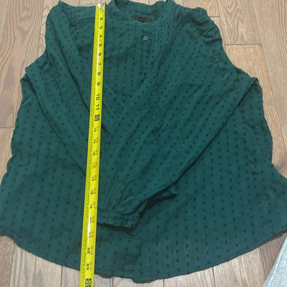 J. Crew Emerald Green Clip Dot Embroidered Long Sleeve Button Down Blouse Size M - Picture 5 of 7